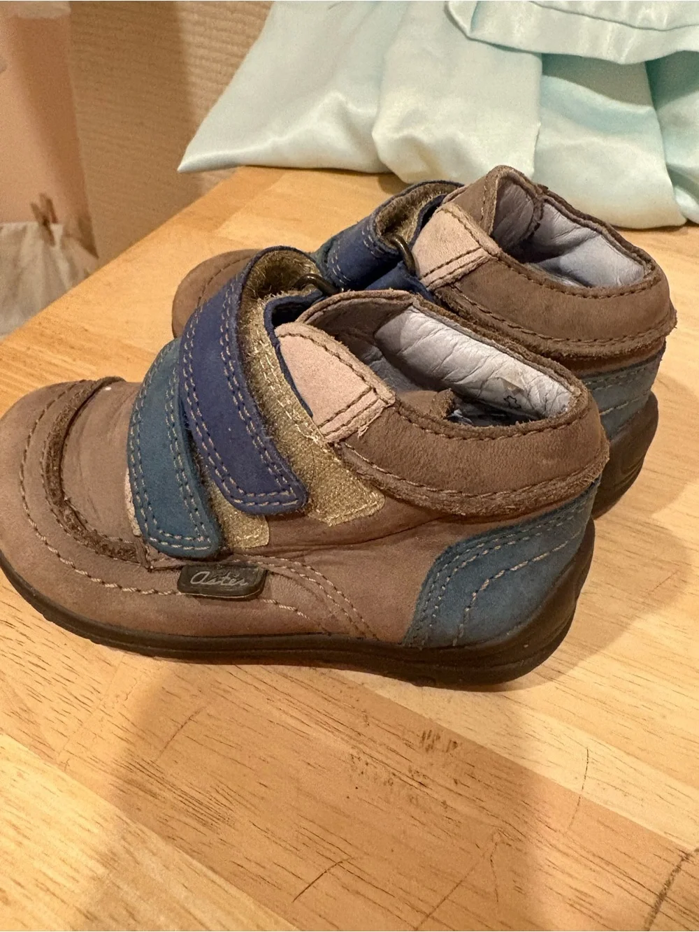 Toddler Walker Shoes with Blue Velcro Straps - Neutral Gray